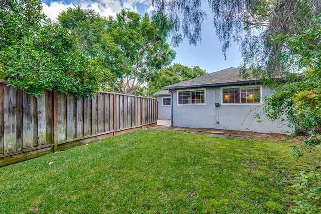 Building Photo - Wonderful 3 bedroom , 2 bath home in Mount...