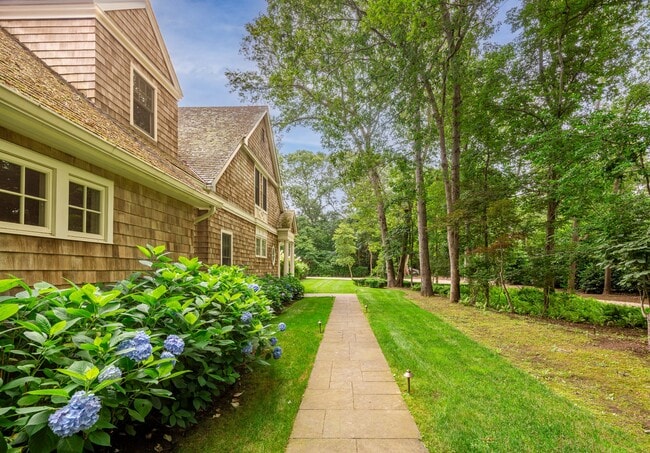 Building Photo - 147 Wainscott Harbor Rd