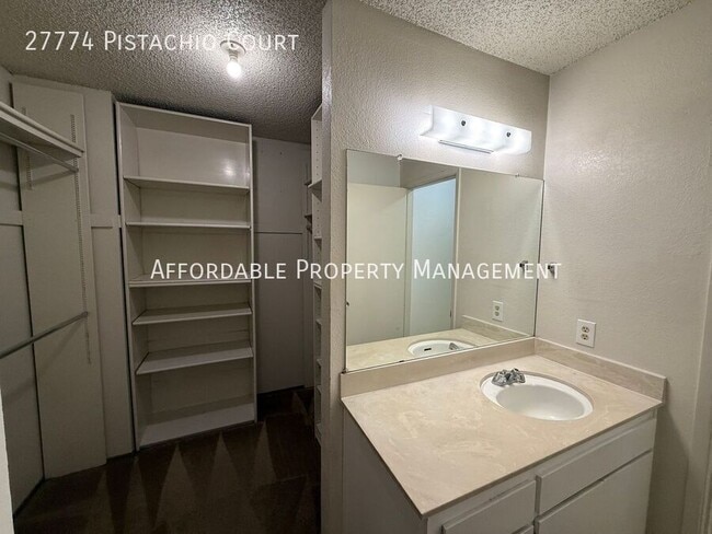 Building Photo - 27774 Pistachio Ct