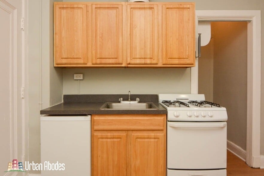 Building Photo - 3835 N Fremont St