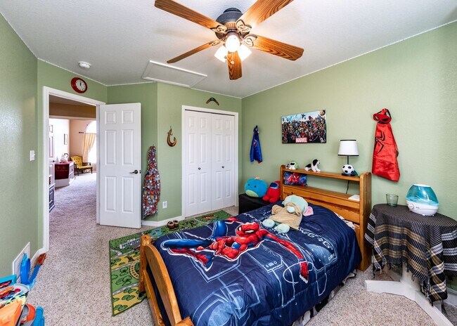 Building Photo - Fabulous 6 bedroom + office D20 Home with ...