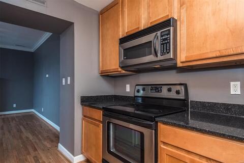 Kitchen - 5671 Waterman Blvd