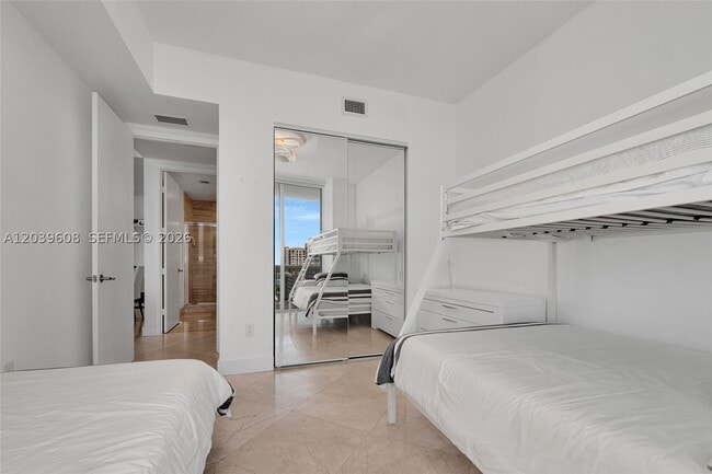 Building Photo - 16001 Collins Ave