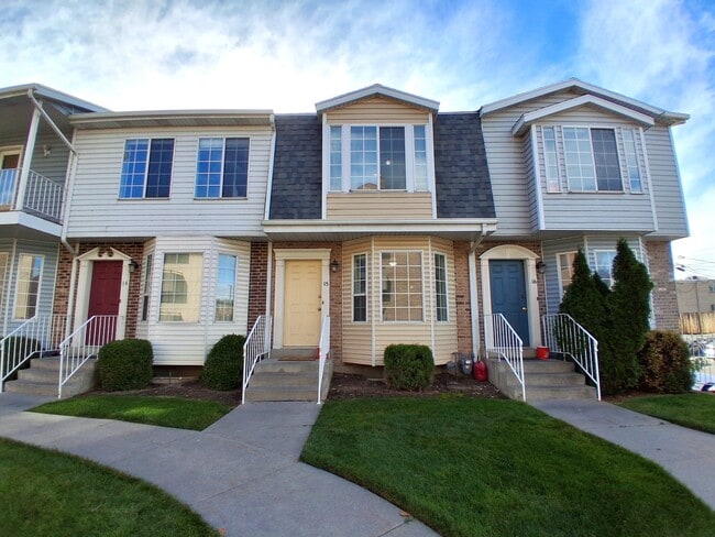 Building Photo - 565 N 300 E