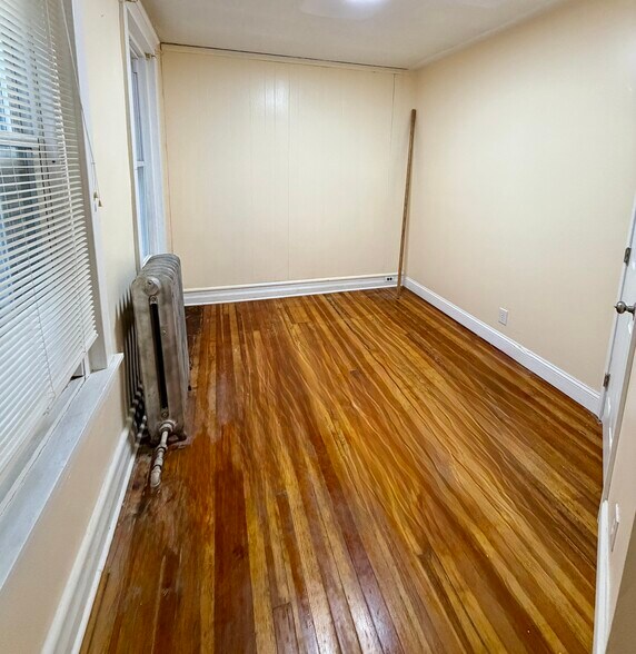 Building Photo - 147 W Buttonwood St