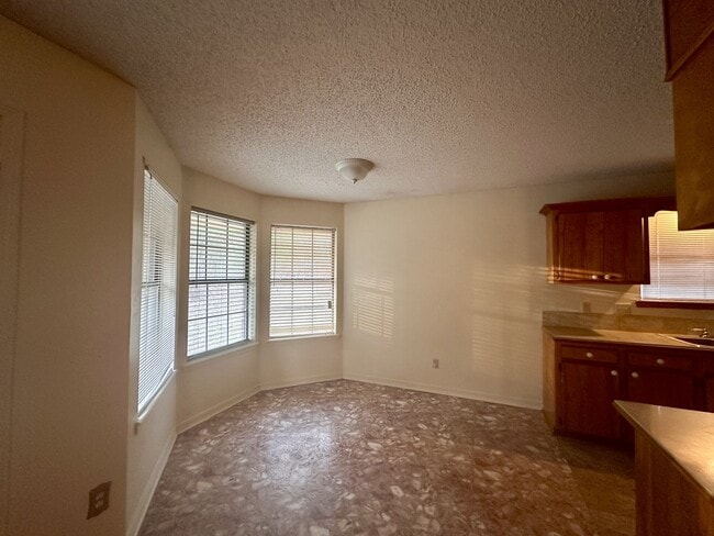 Building Photo - 928 Verone Terrace