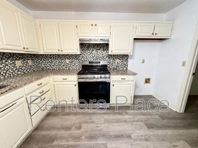 Building Photo - 11121 S 106th E Ave