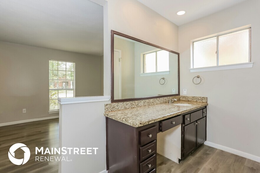 Building Photo - 10402 Sagetree Dr