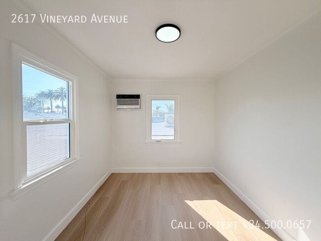 Building Photo - 2617 Vineyard Ave