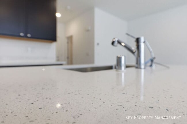 Building Photo - 1529 Layla Crossing Ave