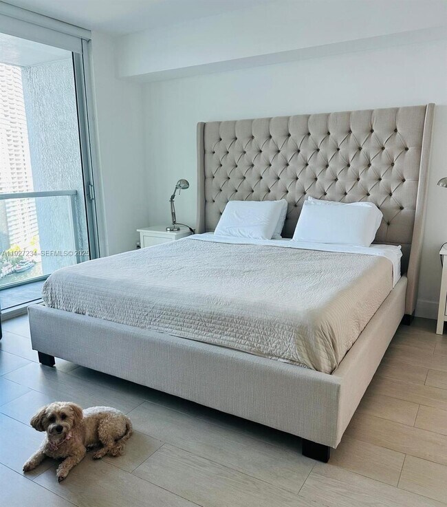 Building Photo - 500 Brickell Ave