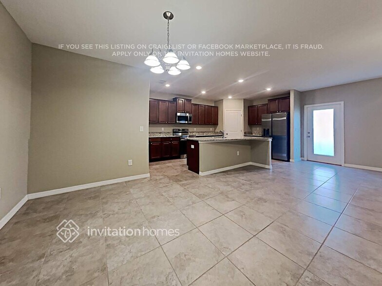 Building Photo - 10210 Cool Waterlily Ave