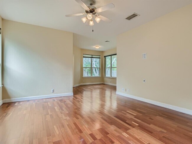 Building Photo - 11918 Loomis Dr