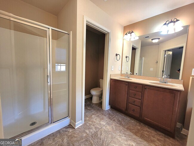 Building Photo - 2334 Attewood Dr