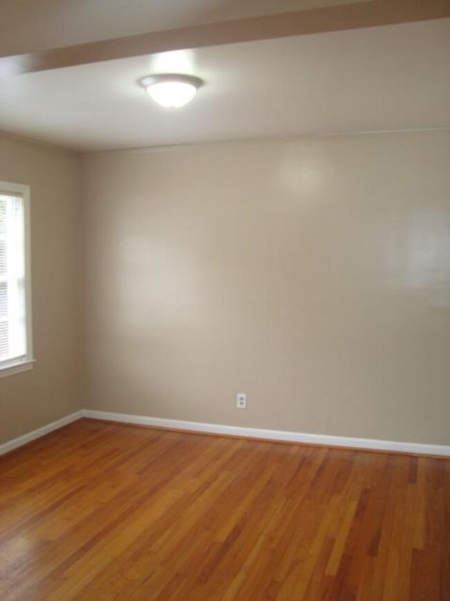 Building Photo - Rent Ready to move in!