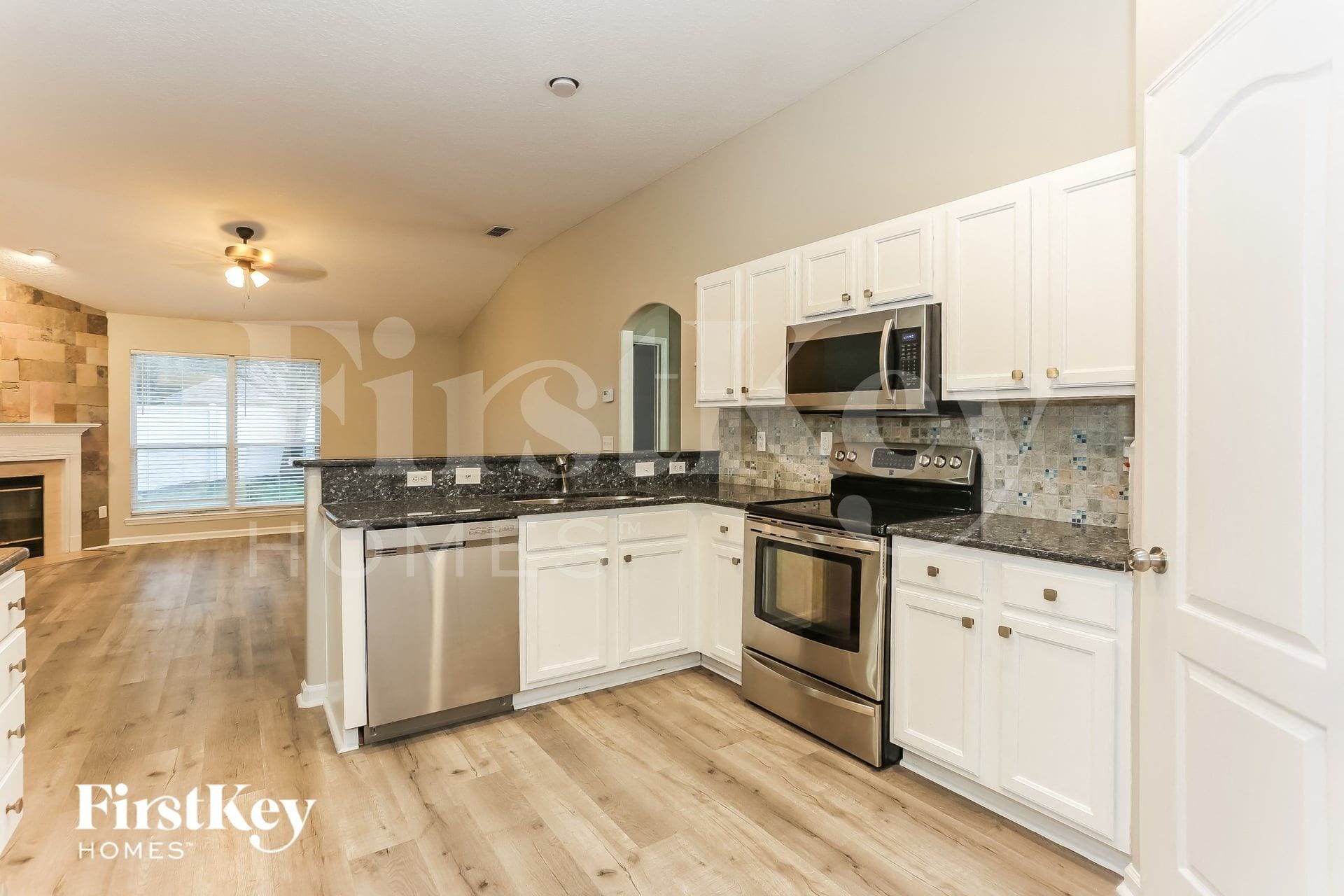 Building Photo - 2444 Bentwater Dr W