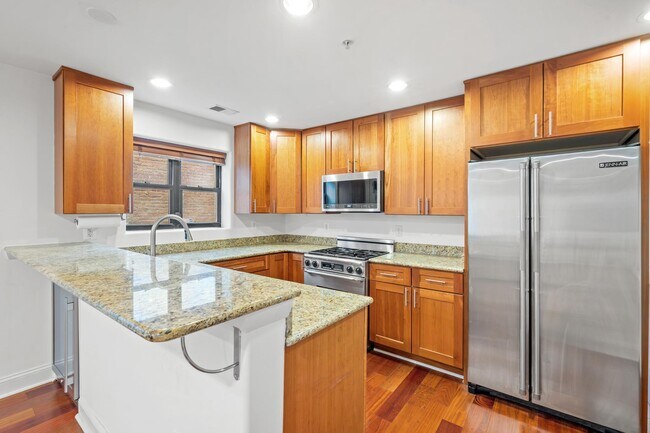 Building Photo - 1354 Euclid St NW