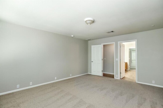Building Photo - 409 Lark St