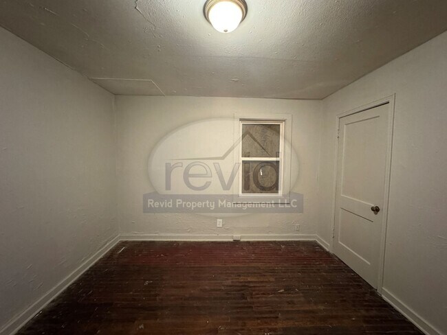 Building Photo - 734 Lane Ave