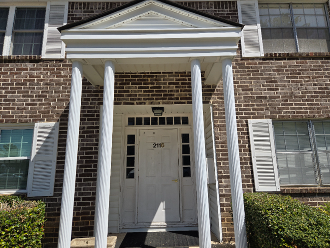 Building Photo - 2116 Montreat Ln