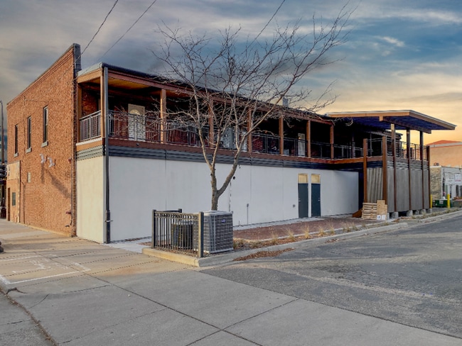 Building Photo - 2207 1/2 Central Ave NE