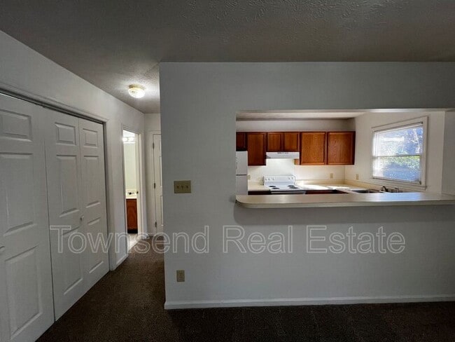 Building Photo - 1051-4 Ancestry Dr.