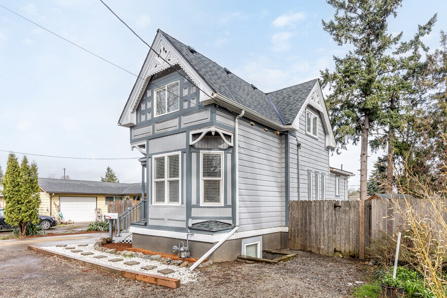 Victorian - 1144 SE 85th Ave