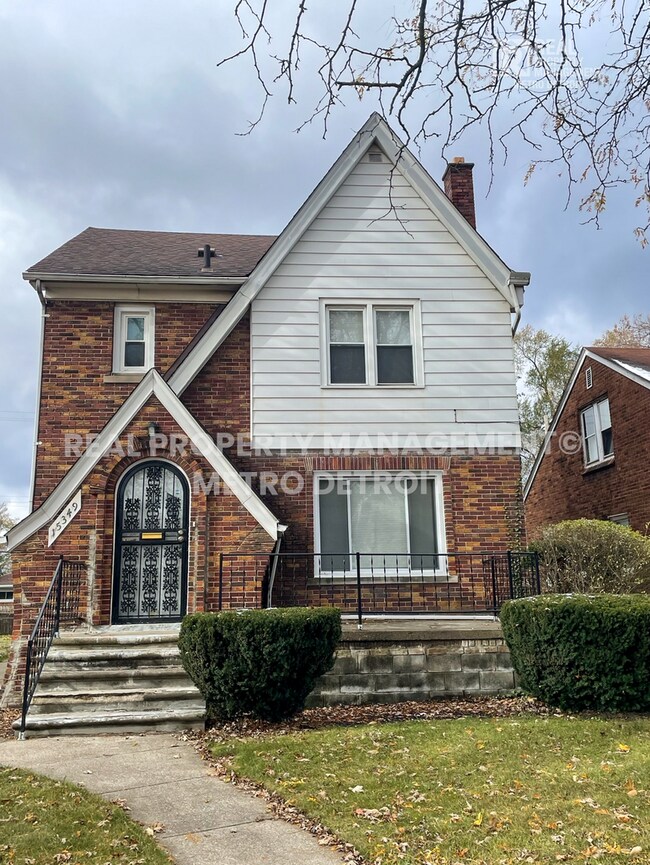 Primary Photo - UPDATED TRADITIONAL COLONIAL