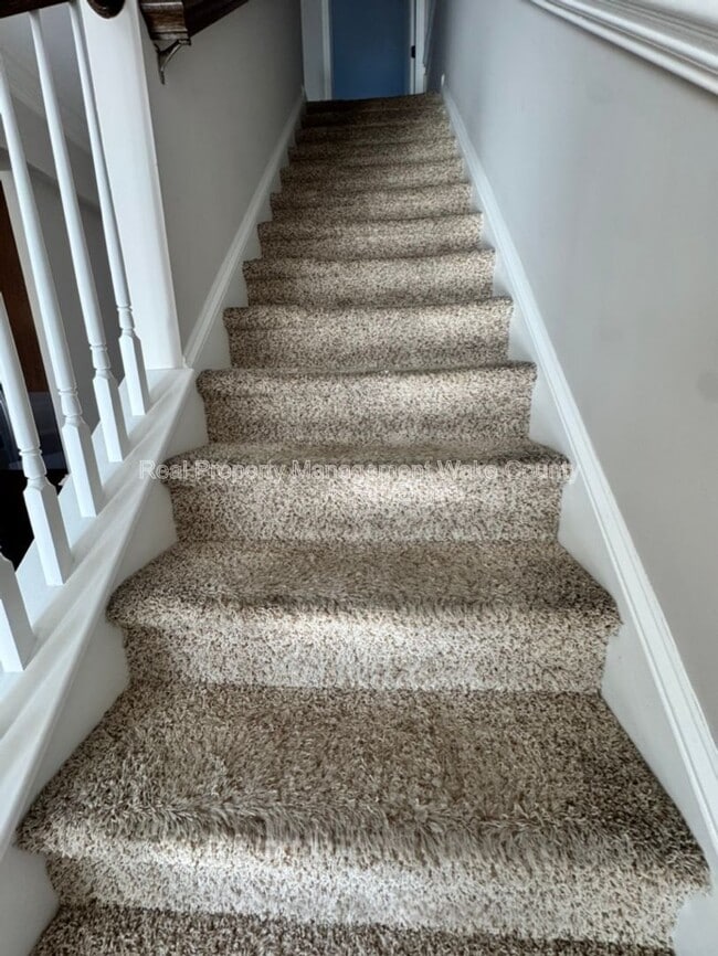 Building Photo - 826 Cupola Dr