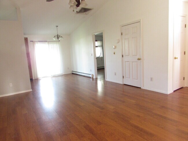 Building Photo - 406 Grays Peak Ct