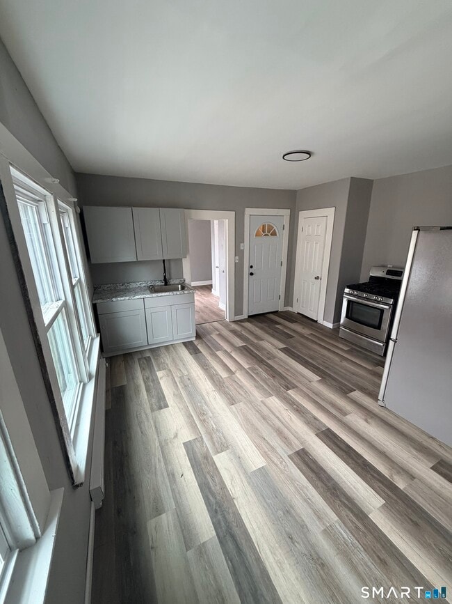 Building Photo - 89 Birch St