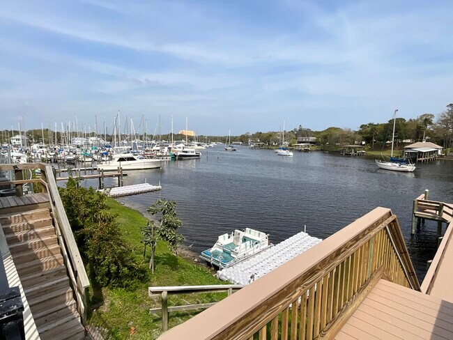 Building Photo - 900 Paddleboard Ct
