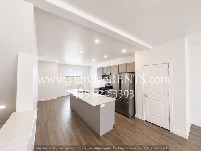 Building Photo - This property offers a NO DEPOSIT option available for qualified renters!