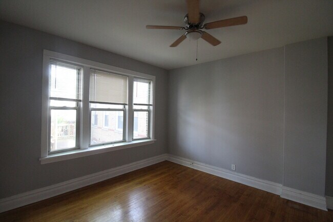 Building Photo - 1435 N Ashland Ave