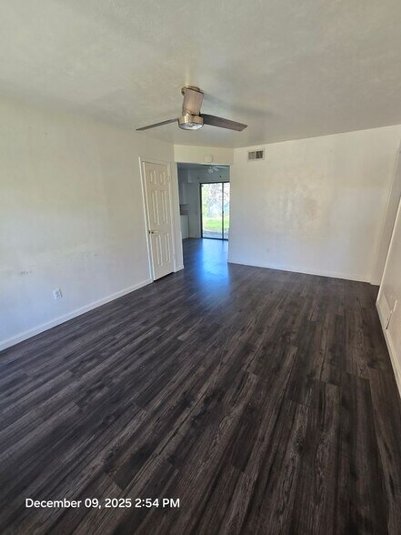 Building Photo - 617 S 1st St