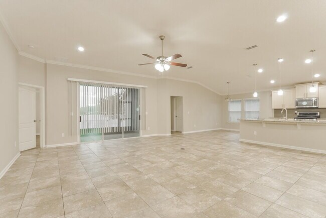 Building Photo - 806 Deer Crossing Rd