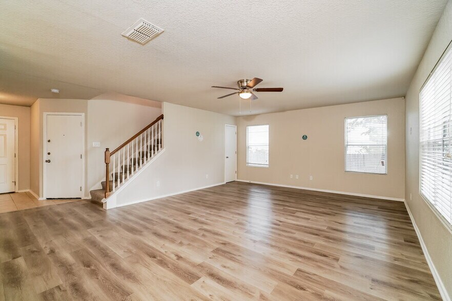 Building Photo - 141 Wistoria Ct