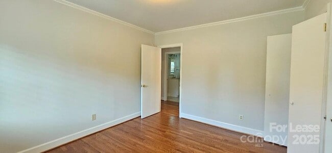 Building Photo - 513 Webster Pl