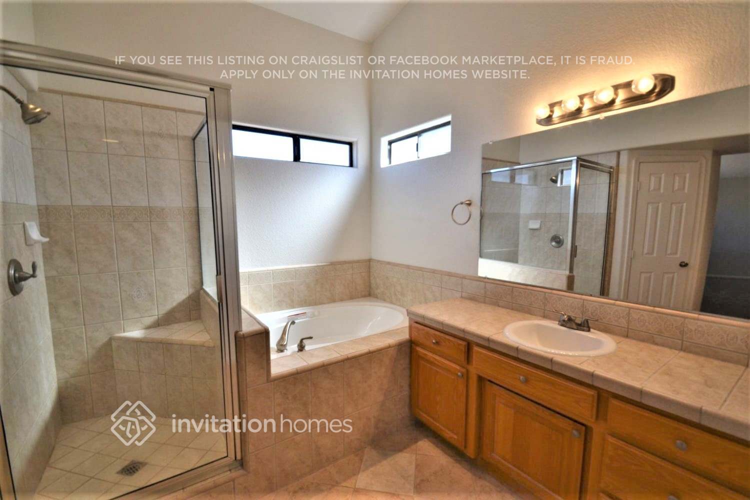 Building Photo - 4811 Cocina Ln