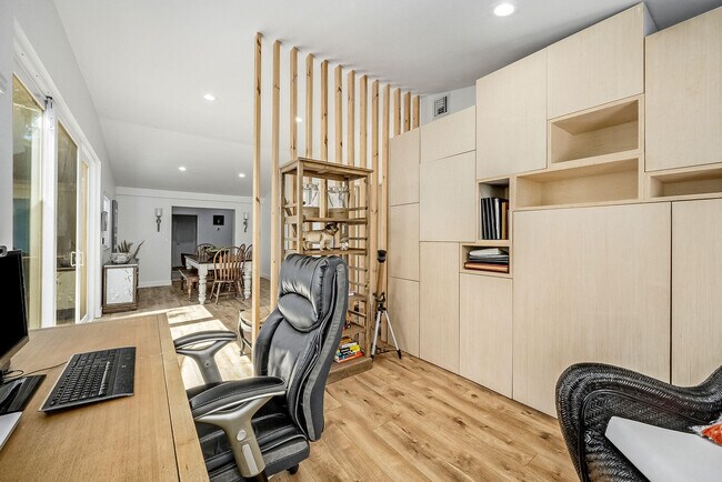 Building Photo - 938 Pembroke Ave NE