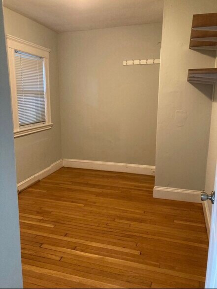 Building Photo - 15 Radnor Rd