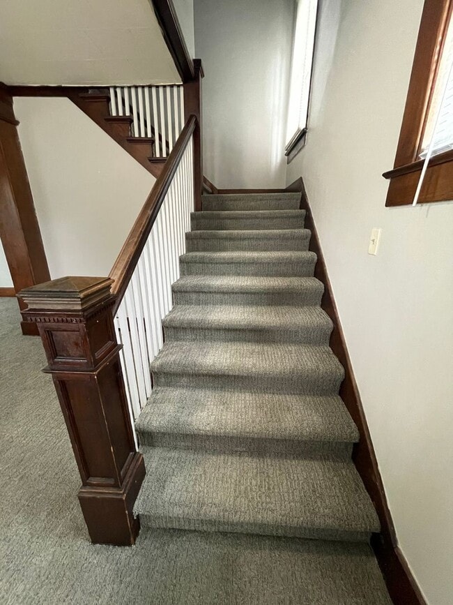 Building Photo - 4 Bedroom Home Near Downtown Goshen