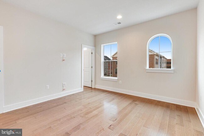 Building Photo - 14813 Retreat Blvd
