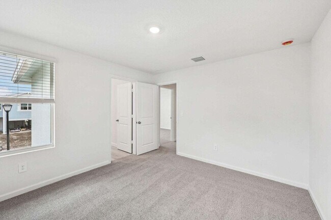 Building Photo - 569 Salisbury Cir