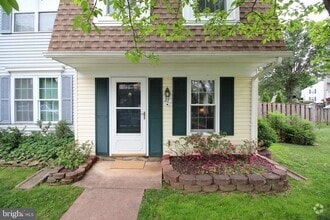Building Photo - 27 Bickel Ct