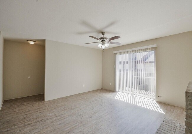Building Photo - 12905 Woodforest Blvd