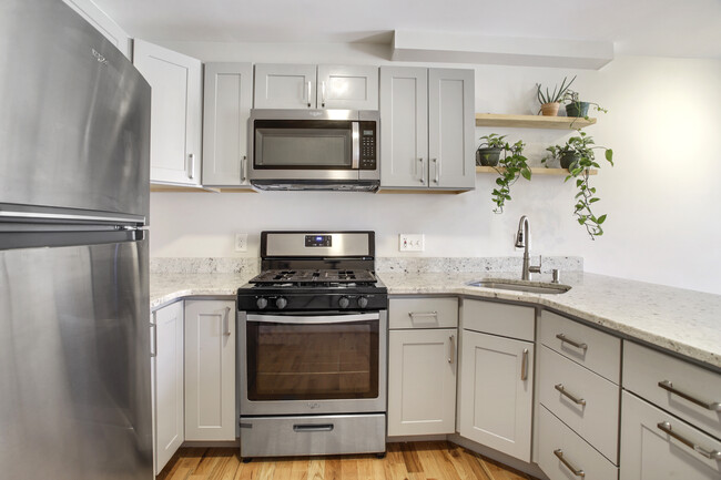 Open Kitchen+ Dining Area - 211 W Read St