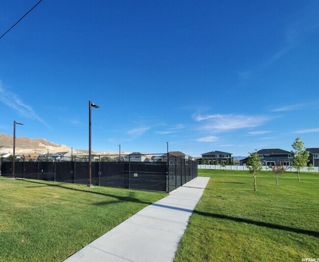 Building Photo - Beautiful 4 Bedroom Home, Bluffdale, 2827 sq ft,  Updated!