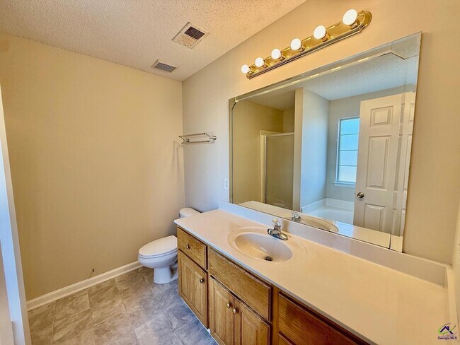 Building Photo - 105 Selena Ct