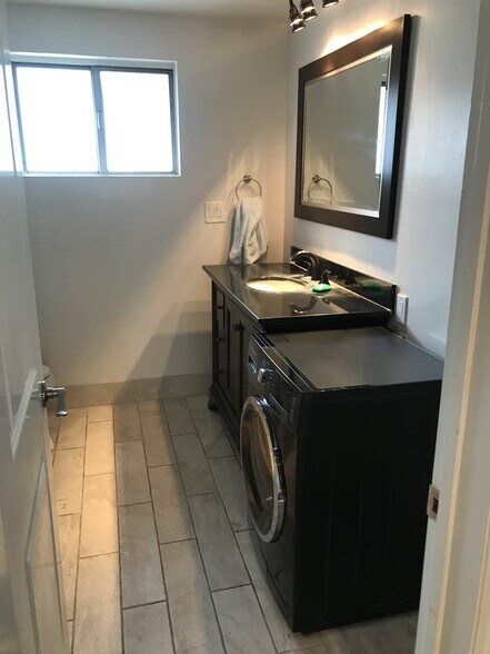 Small washer/dryer in unit - 1126 N Central Ave